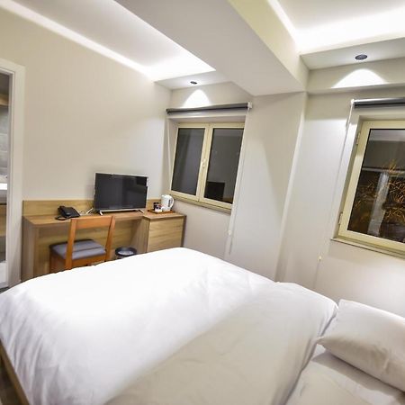 Baron Boutique Hotel 耶烈万 外观 照片