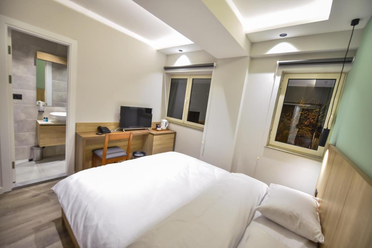 Baron Boutique Hotel 耶烈万 外观 照片
